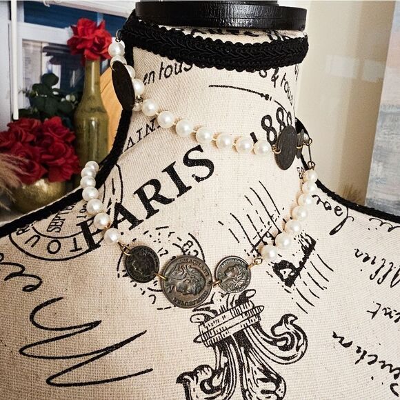 VTG French Republique Francaise Faux Pearl Antique Coin Dangle Statement Neckla - Picture 10 of 15